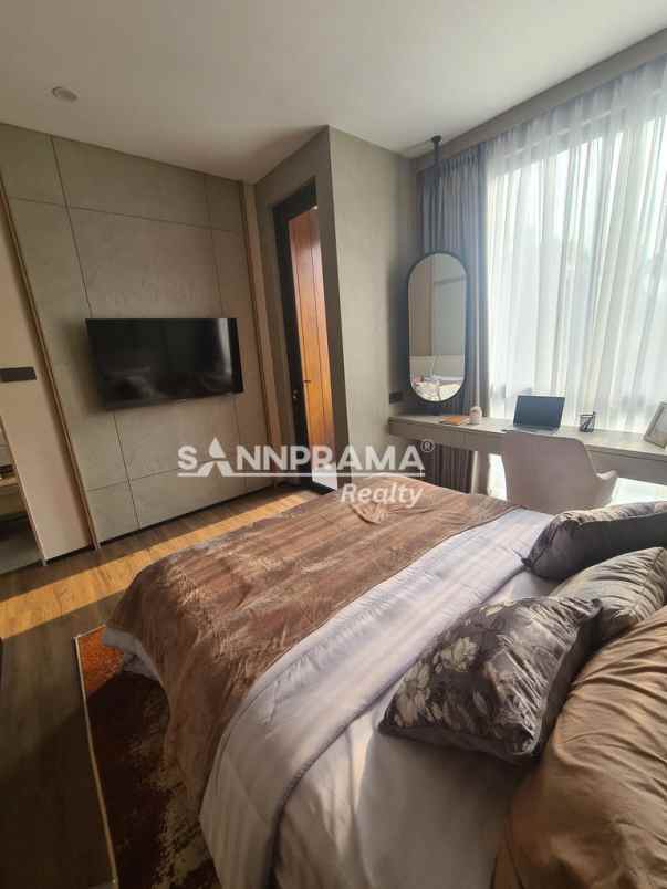 luxury town house 3 lantai di jakarta selatan