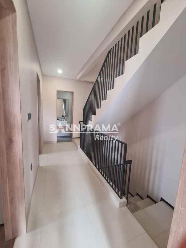 luxury town house 3 lantai di jakarta selatan