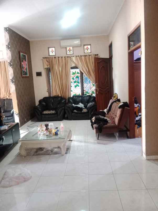 milik sendiri siap huni masih ditepati bangunan kokoh