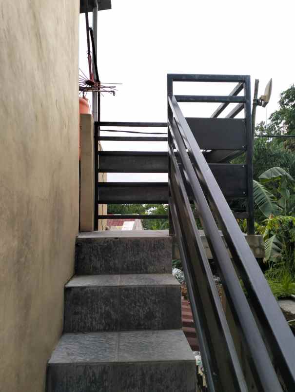 rumah 1 5 lantai siap huni di cijengkol bekasi