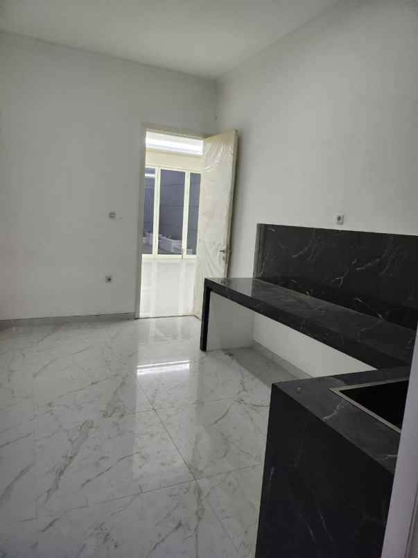rumah 100 baru pantai mentari 2 lantai full bangunan