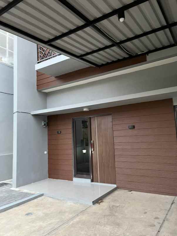 rumah 2 lantai minimalis di dekat kota cimahi