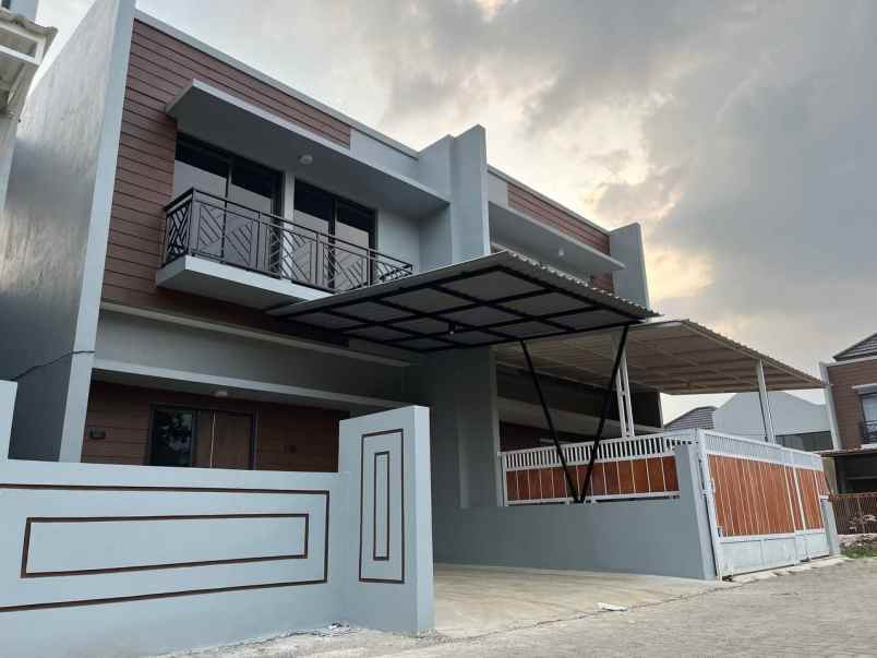 rumah 2 lantai minimalis di dekat kota cimahi