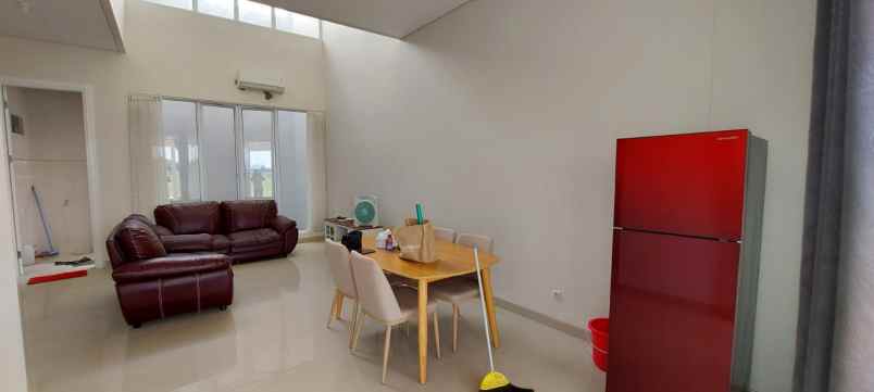 rumah 2 lantai puri galaxy minim 2 thn