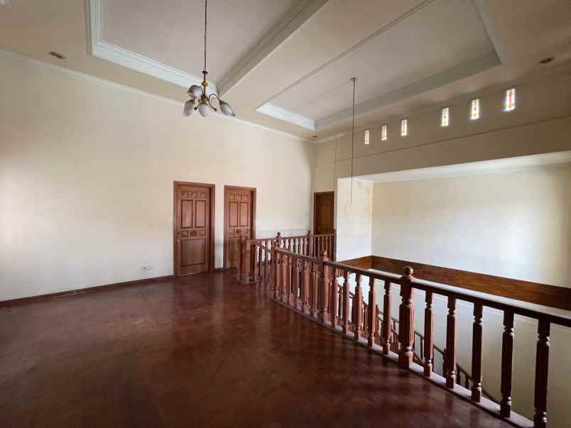 rumah 2 lantai rungkut asri gunung anyar surabaya nego