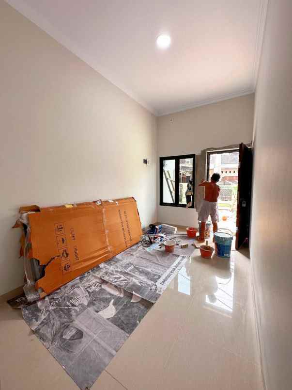 rumah 3 kamar tidur pasar rebo pekayon jakarta timur