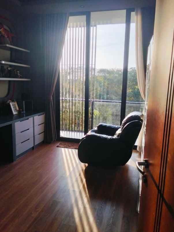 rumah 3 lantai luas 8 siap huni pantai mentari
