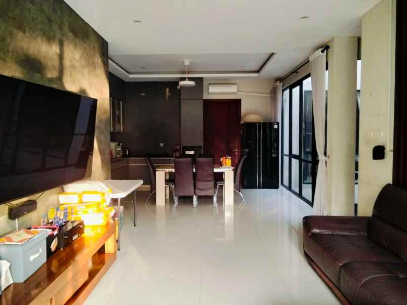 rumah 3 lantai luas 8 siap huni pantai mentari