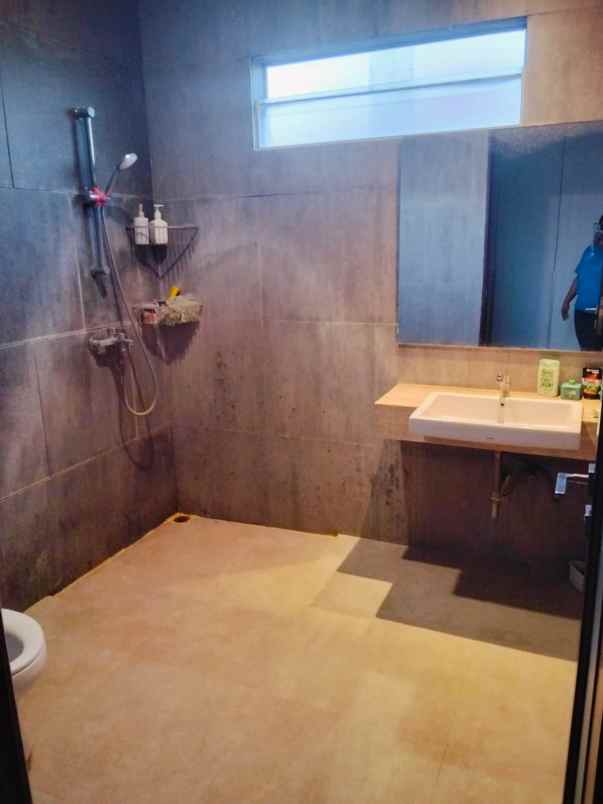 rumah 3 lantai luas 8 siap huni pantai mentari