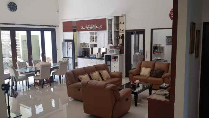 rumah araya 1 galaxy bumi permai strategis bagus