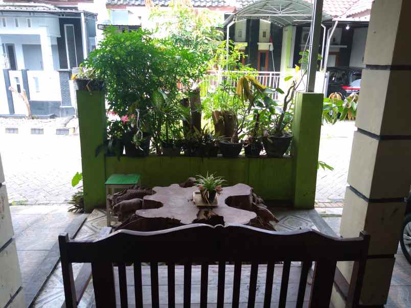 rumah asri di jantung kota madiun