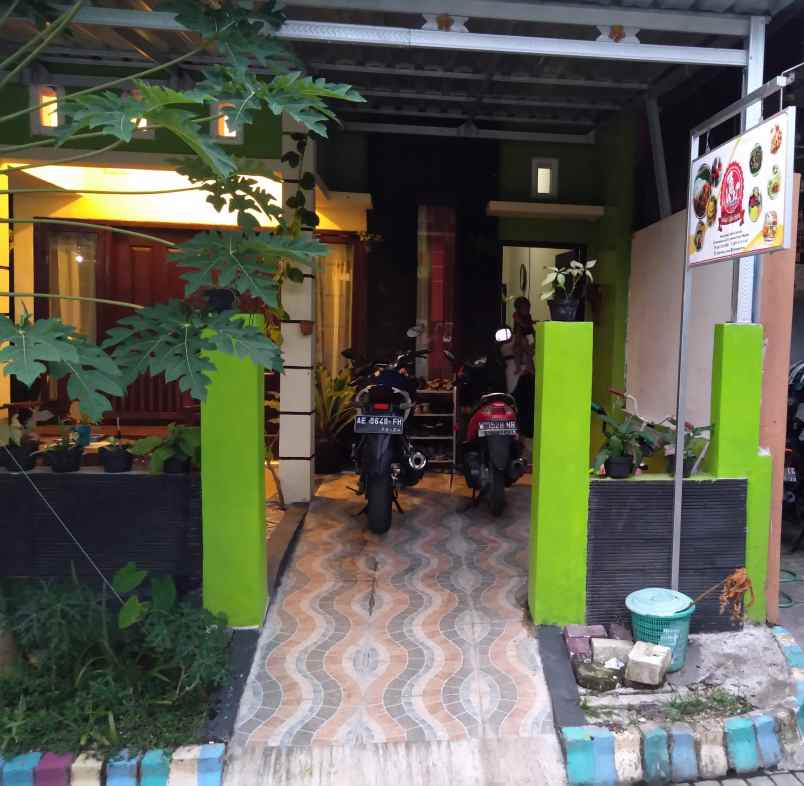 rumah asri di jantung kota madiun