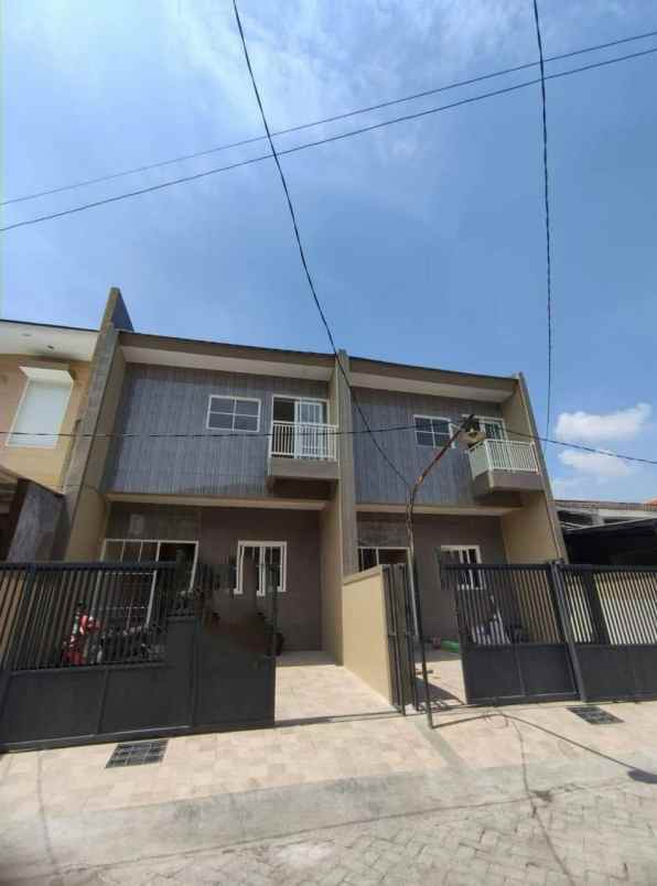 rumah baru 2 lantai mulyosari