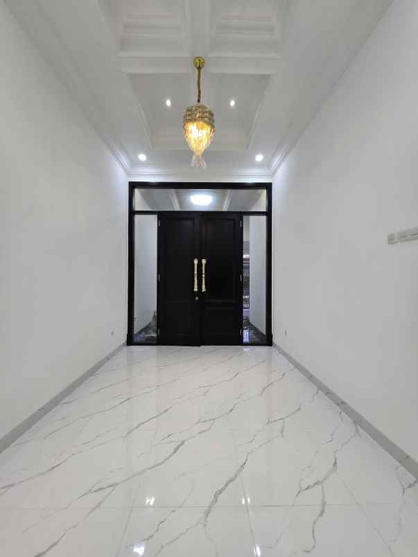 rumah baru dalam komplek strategis di duren sawit