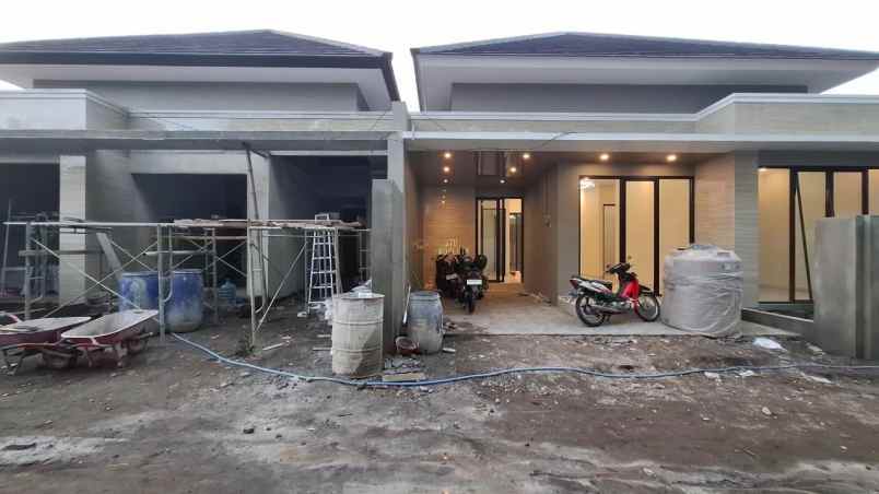 rumah baru desain modern di purwomartani kalasan