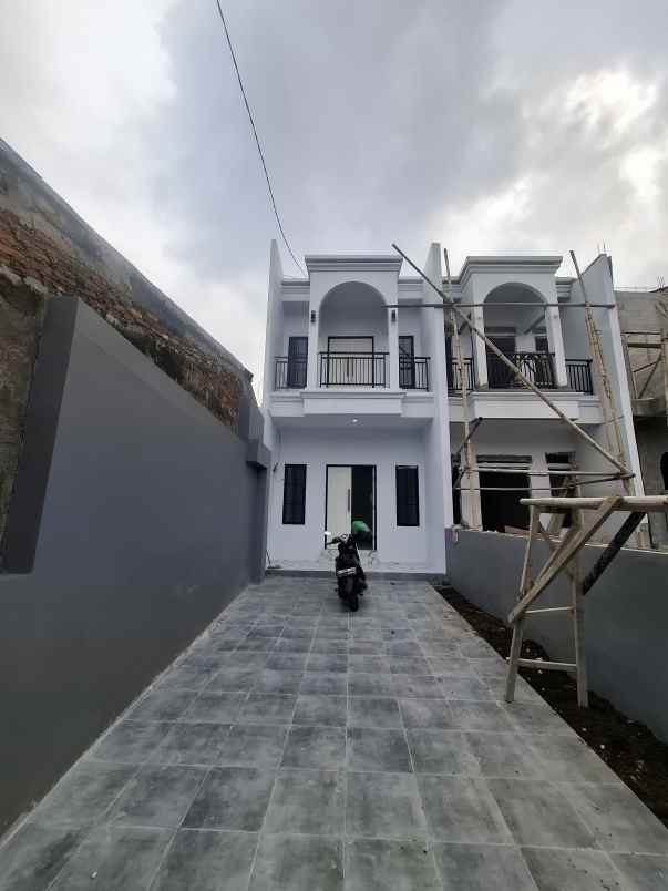 rumah baru non cluster bebas banjir di jatiwaringin