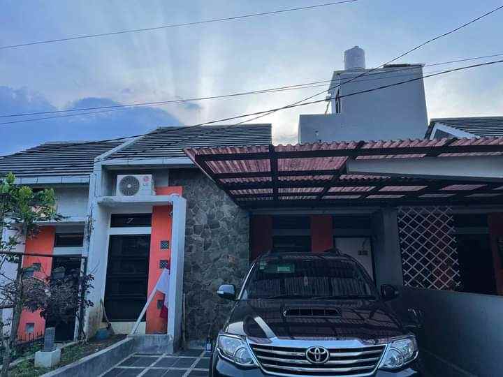 rumah bumi asri cihanjuang dekat ke sarijadi