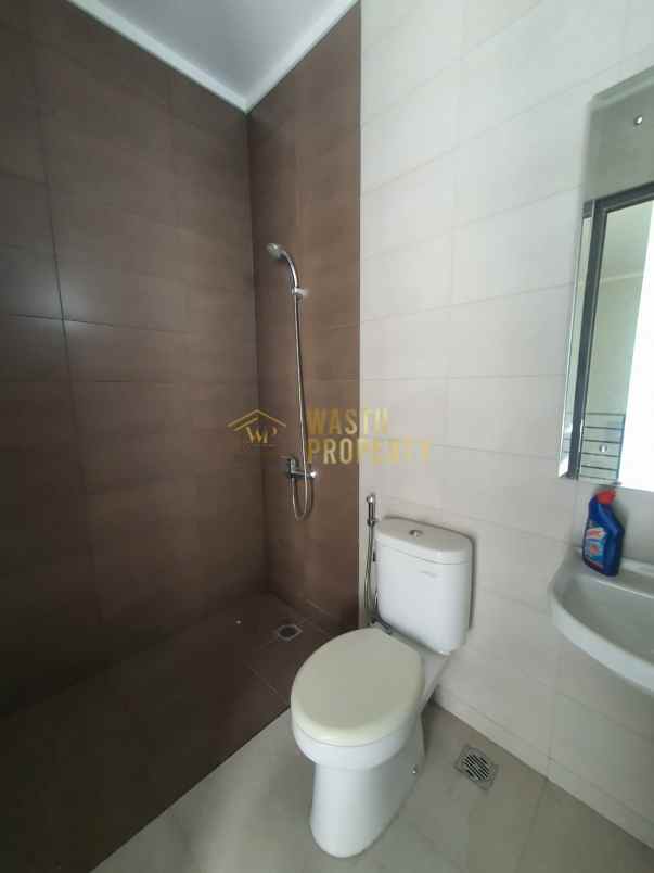 rumah cantik hook di summarecon bekasi