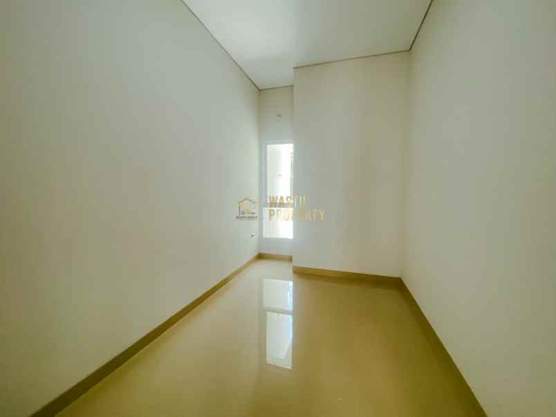 rumah cantik modern 3 menit dari jalan raya tajem