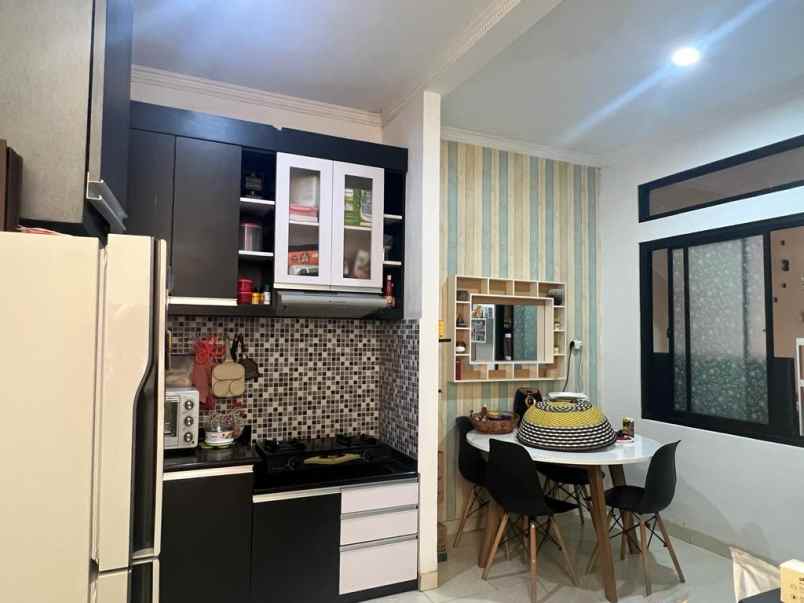 rumah cihanjuang asri minimalis halaman luas