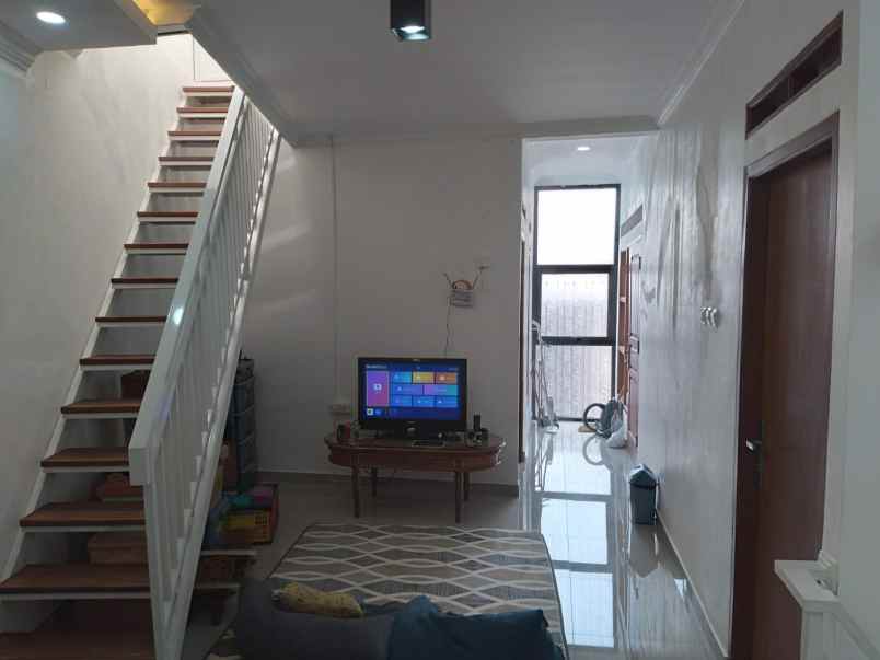 rumah cihanjuang cimahi 3 lantai view mewah
