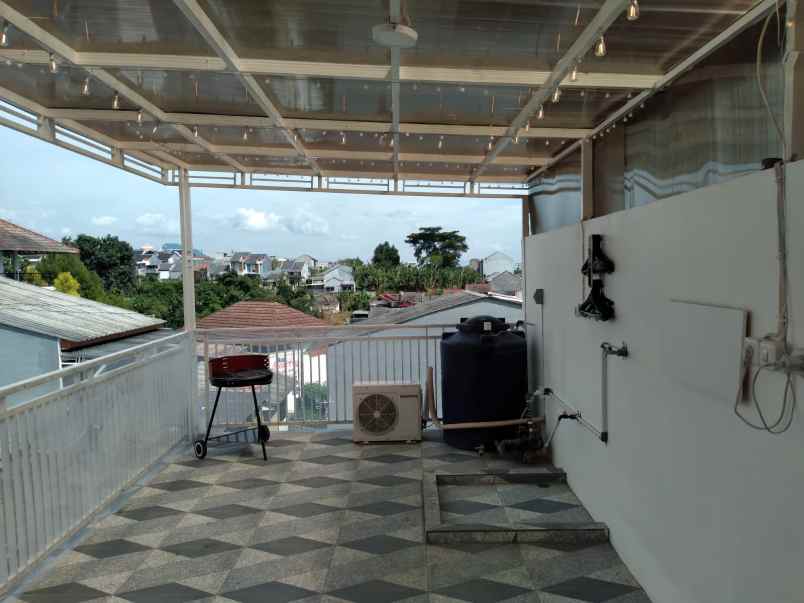 rumah cihanjuang cimahi 3 lantai view mewah