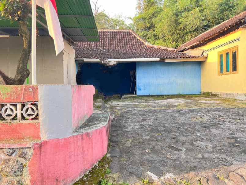 rumah dekat pasar karangpandan cocok untuk hunian