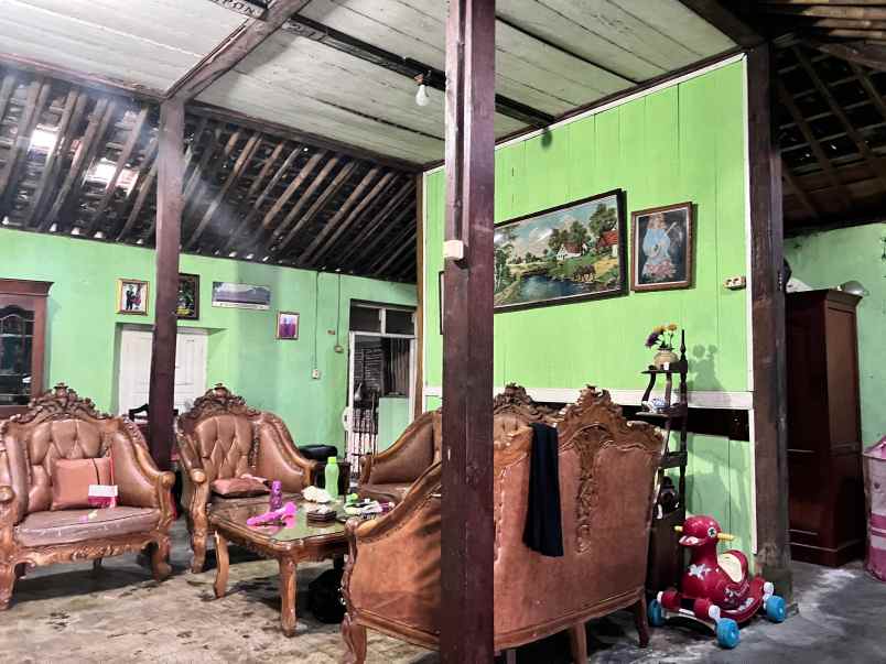 rumah dekat pasar karangpandan cocok untuk hunian