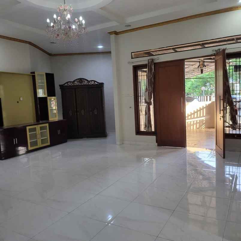 rumah di dalam komplek di cimanggis depok