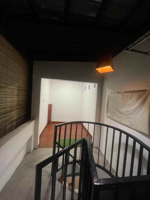 rumah di sawangan depok siap huni dekat tol desari