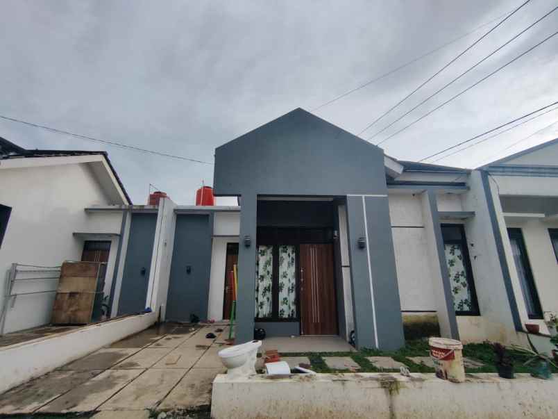 rumah eksklusif dan modern di bumi aksara buahbatu