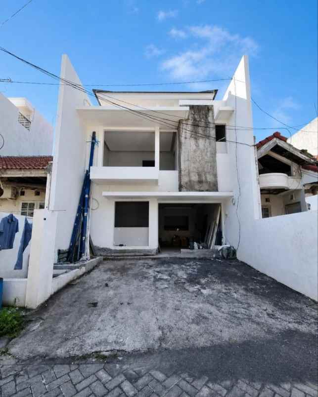 rumah griya asri pakuwon city new strategis