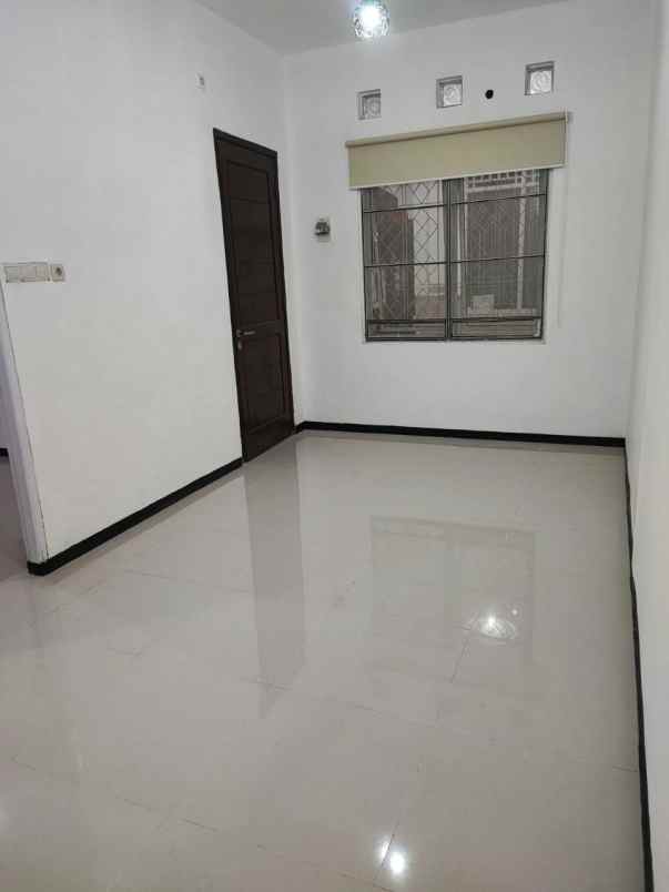 rumah griya asri pakuwon city siap huni kosongan