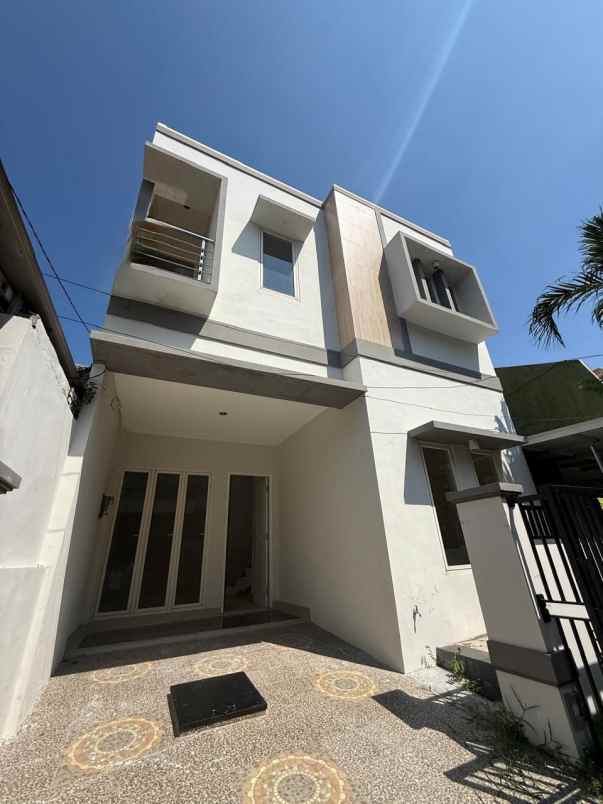 rumah griya asri strategis baru gress