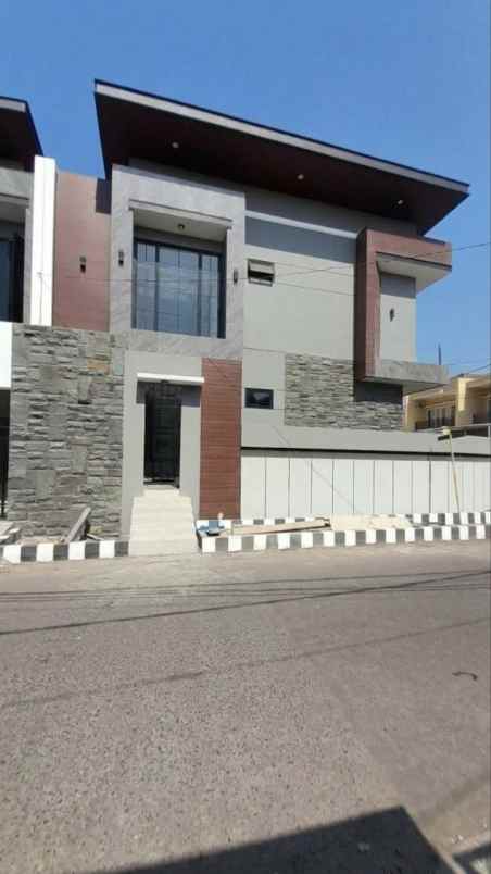 rumah hook baru gress manyar tirtoyoso selatan