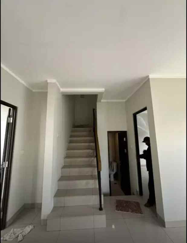 rumah hook di cluster burgundy summarecon bekasi