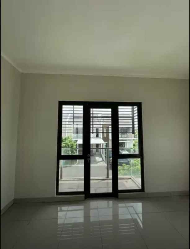 rumah hook di cluster burgundy summarecon bekasi