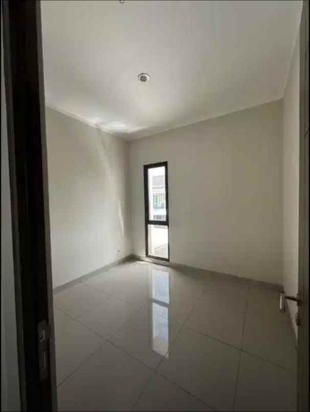 rumah hook di cluster burgundy summarecon bekasi