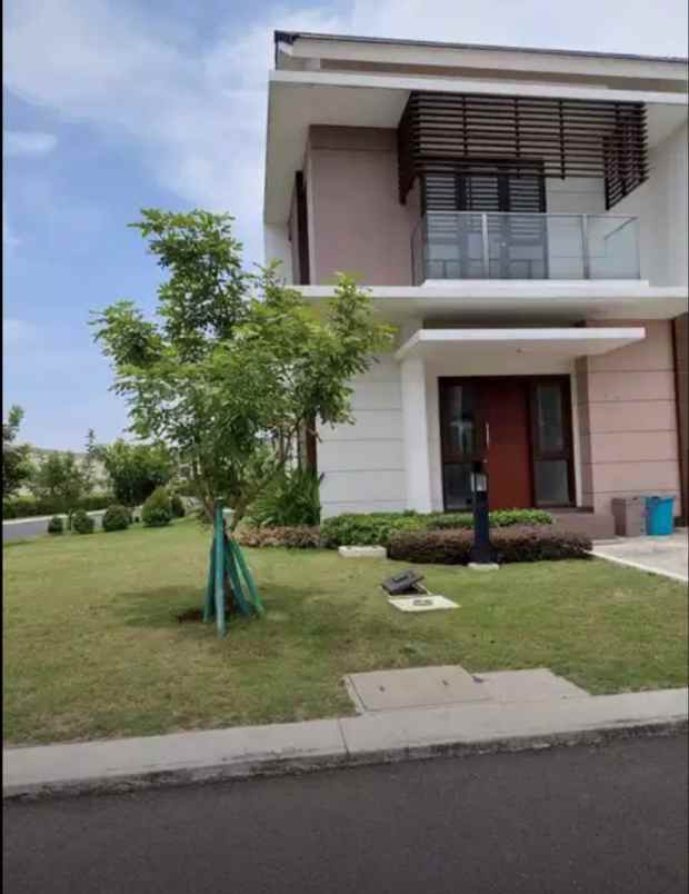 rumah hook di cluster burgundy summarecon bekasi