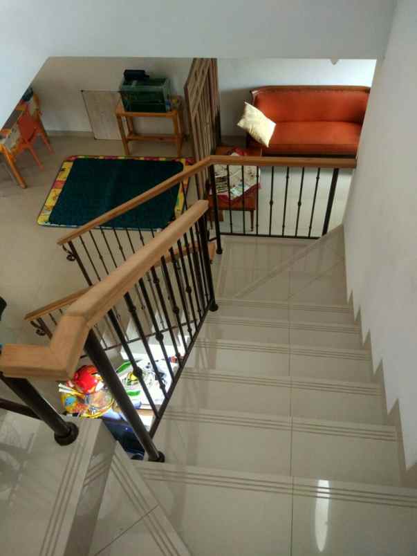 rumah jl cinere raya depok jawa