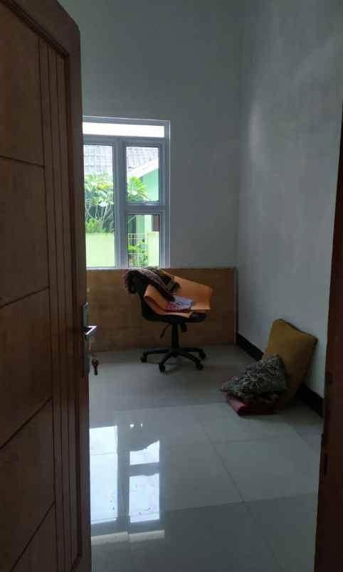 rumah jl cipayung depok jawa barat