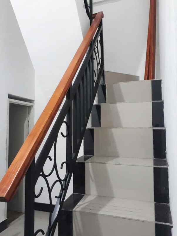 rumah jl cipayung depok jawa barat