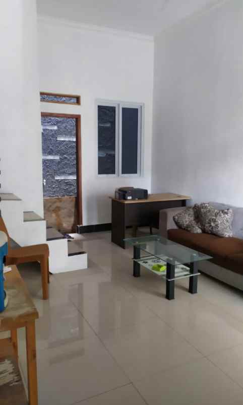 rumah jl cipayung depok jawa barat