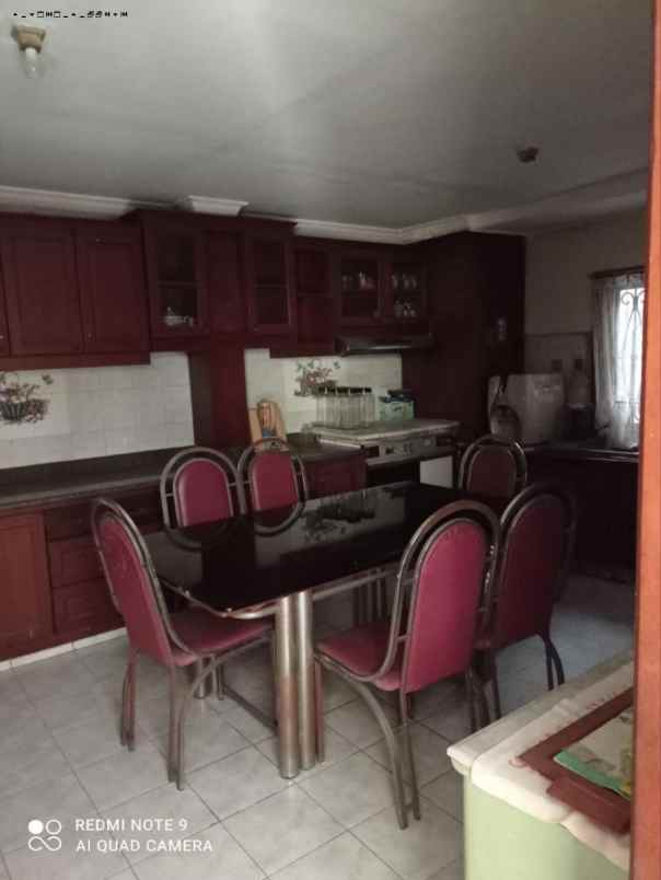 rumah jl manyar tirtoyoso strategis