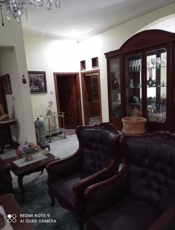 rumah jl manyar tirtoyoso strategis