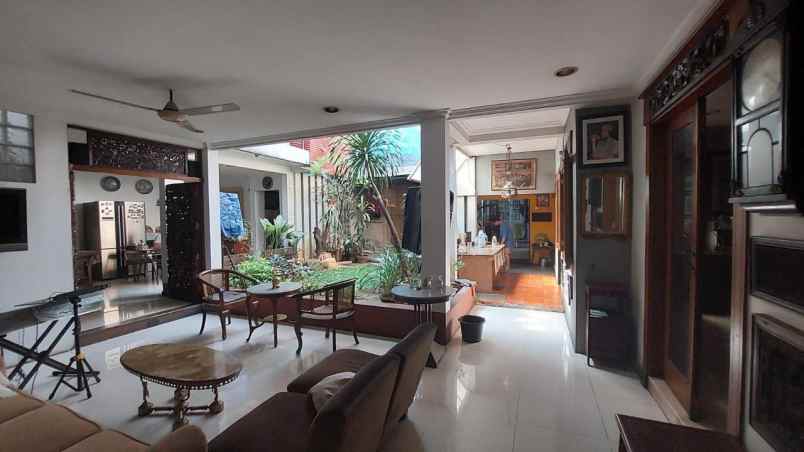 rumah kelapa dua kebon jeruk jakarta barat