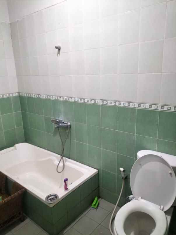 rumah komplek cihanjuang full renovasi 8 menit pemkot