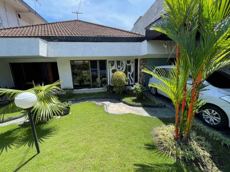 rumah kupang indah ada kolam renang