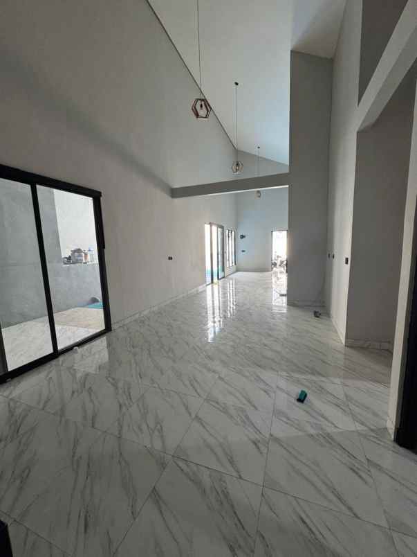 rumah luas 4 kt 3 km poin mas depok