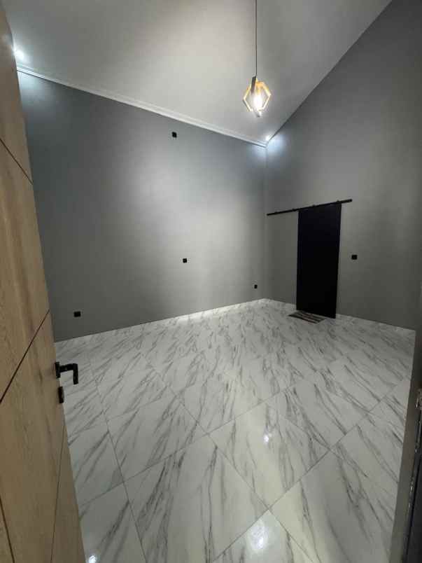 rumah luas 4 kt 3 km poin mas depok